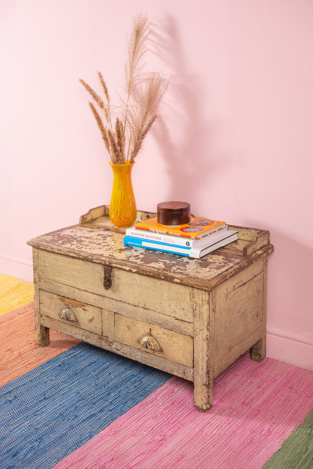 Vintage Cream Wooden Low Desk <p>W:72cm D:40cm H:45cm </p>