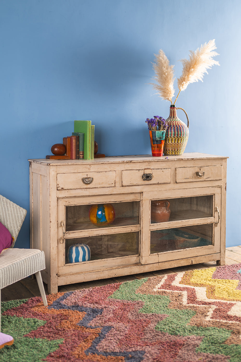 Cream Vintage Cabinet with Drawers <p>W:148cm D:41cm H:86cm </p>