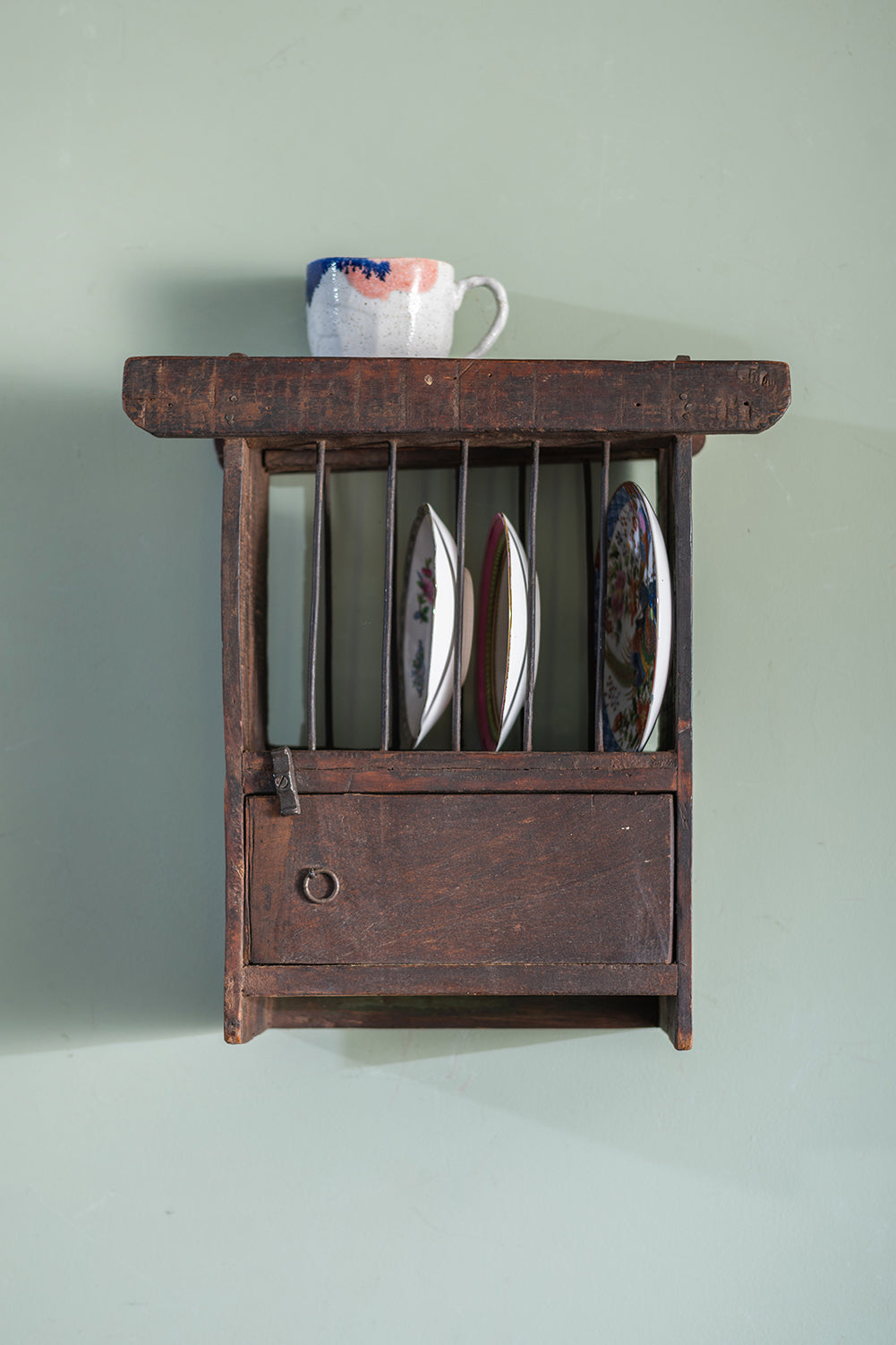 Vintage Wooden Kitchenware Wall Rack <p>W:36cm D:15cm H:37cm </p>