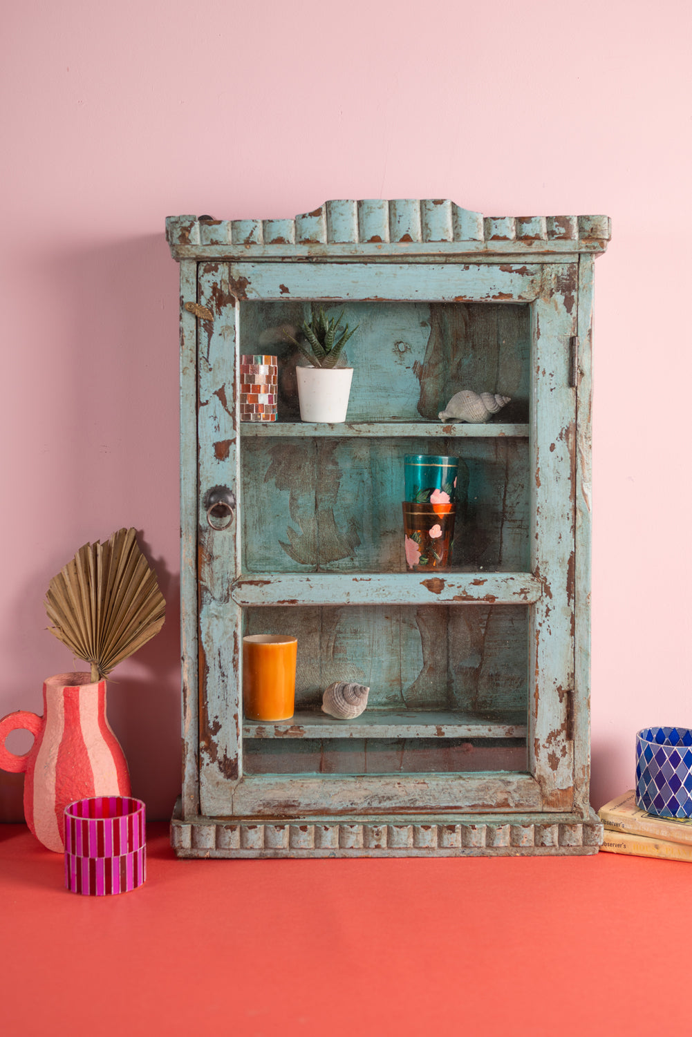 Vintage Pale Blue Wall Showcase <p>W:56cm D:12cm H:68cm </p>