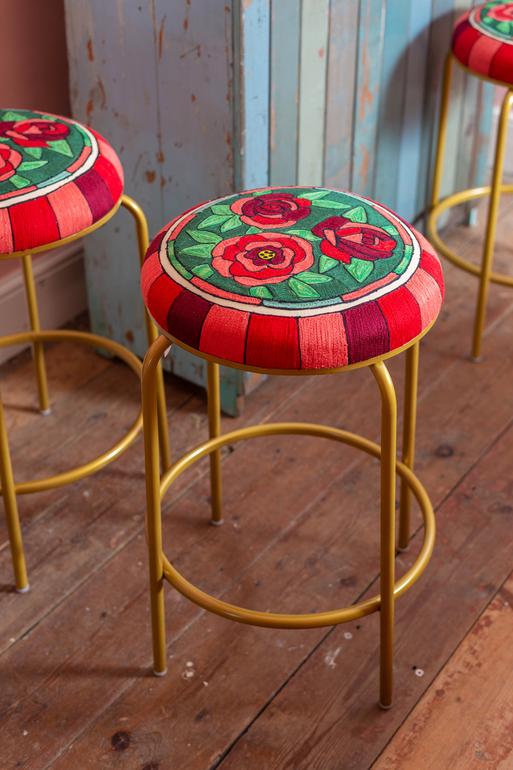 Roses bar store stools